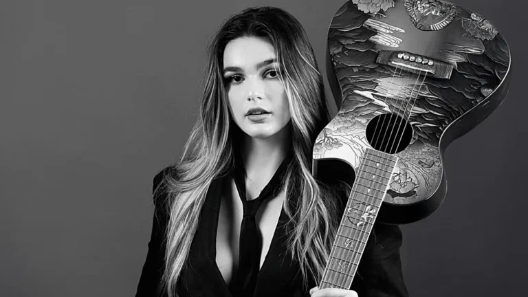 Luna Çausholli